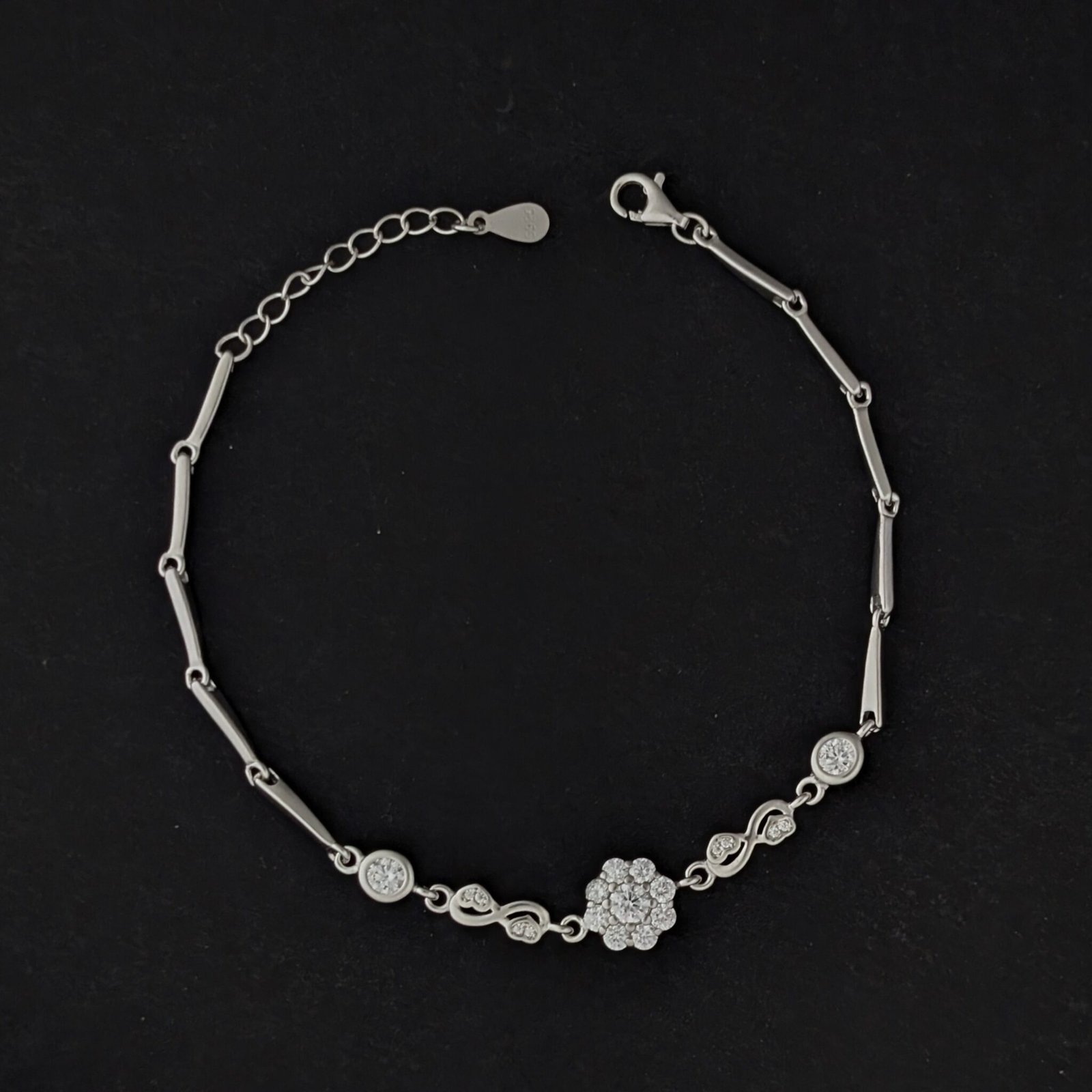 925 Sterling Silver Bracelets – Timeless Elegance for Every Occasion